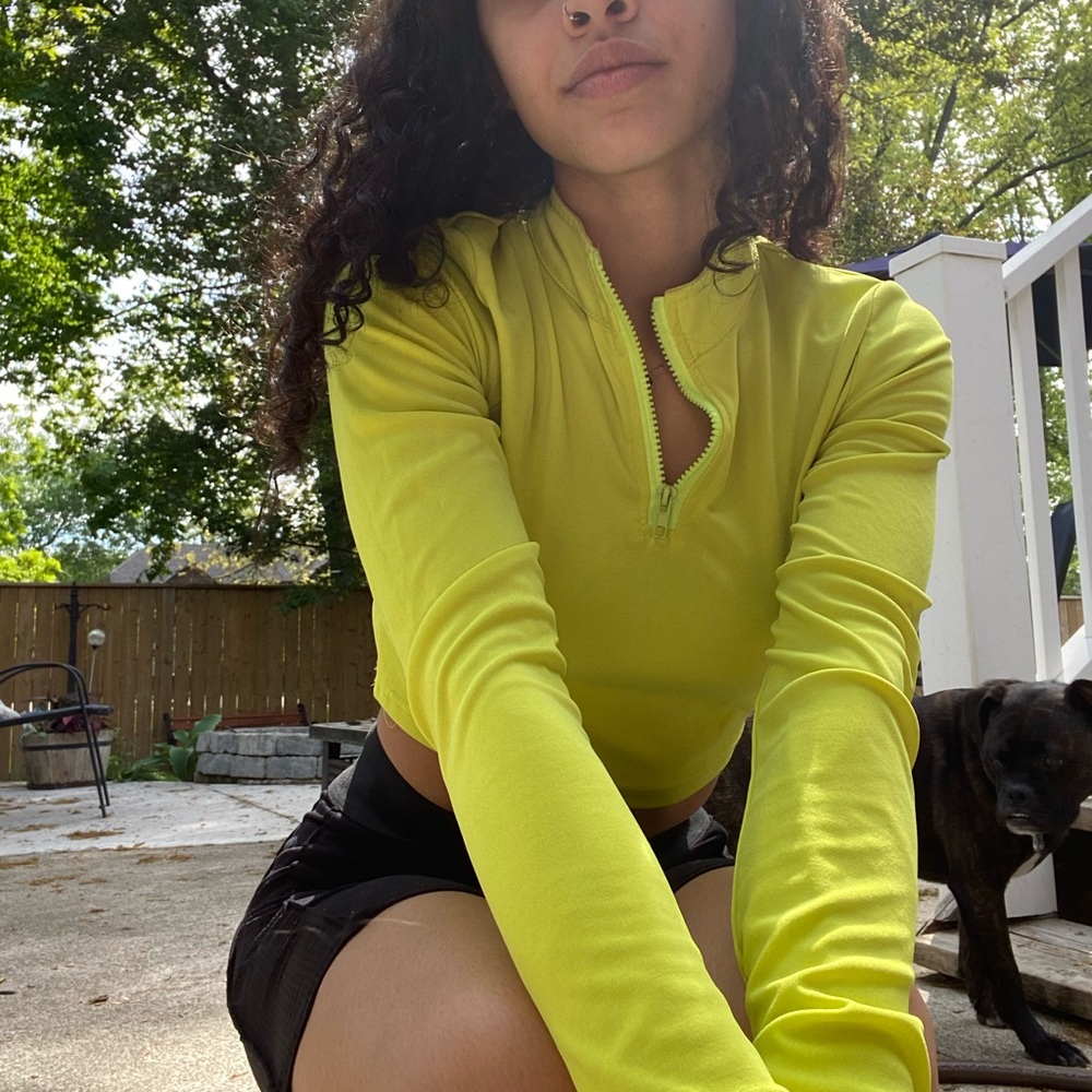 Neon yellow Crop top (IG: OTP FASHION)